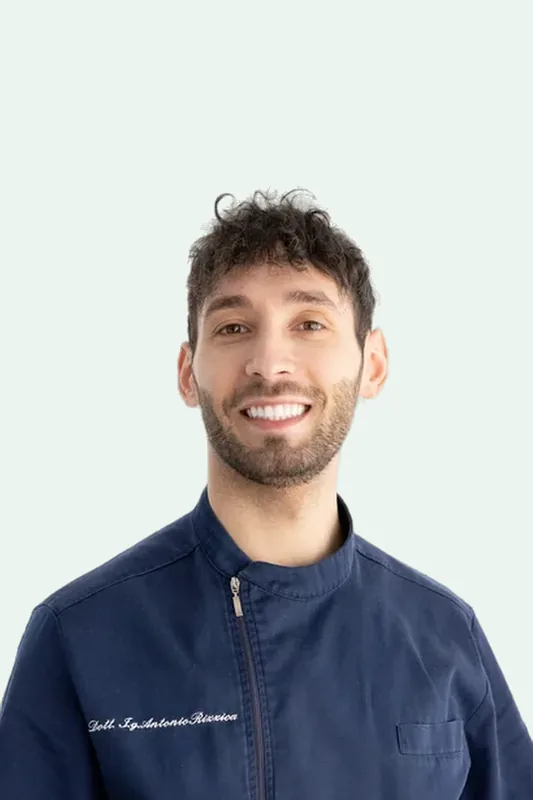 Dott. Antonio Rizzica — Odontoiatra, Studi Dentistici Adamanti