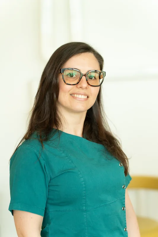 Dott.ssa Claudia Licursi — Odontoiatra, Studi Dentistici Adamanti Empoli