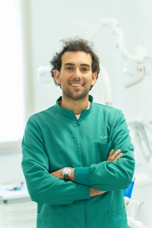 Dott. Emanuele Amico — Odontoiatra, Studi Dentistici Adamanti Lucca