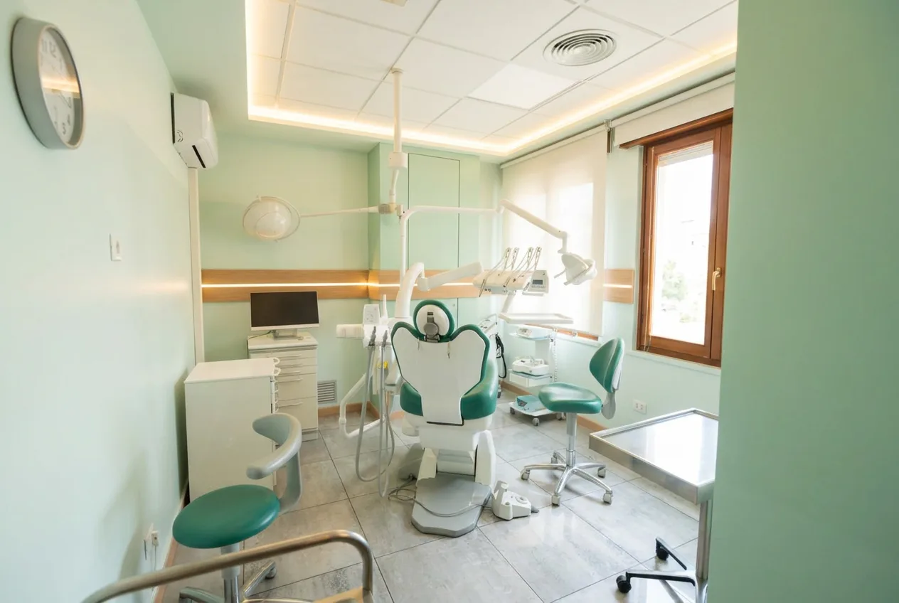 Succhiotto e denti — studio Adamanti di Pistoia